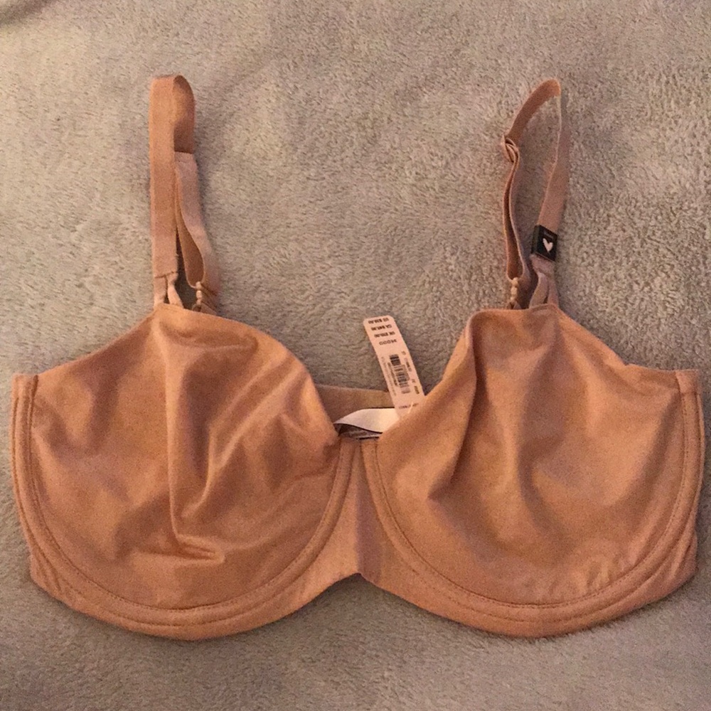 Victoria Secret semi-lined underwire bra. 36DDD